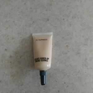 MAC Concealer